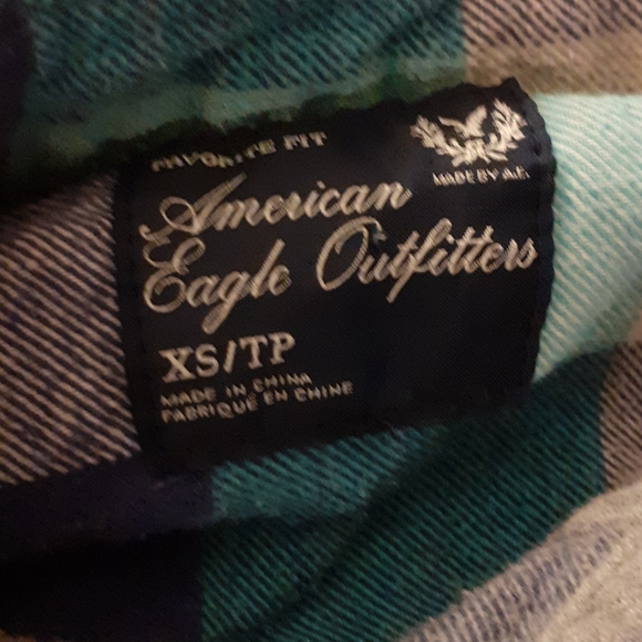 American Eagle Favorite Fit Plaid Longsleeve - Picture 3 of 3